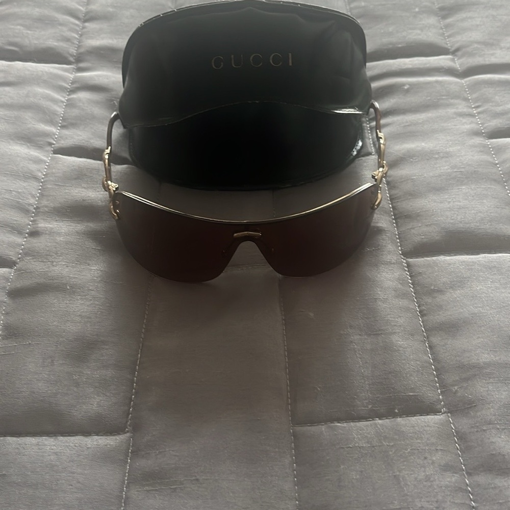 Authentic GUCCI  sunglasses with case - Picture 2 of 6